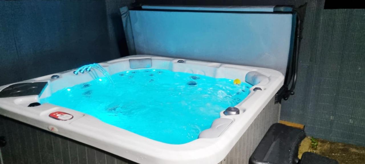 Marthys House With Hot Tub Looe Villa Exterior photo